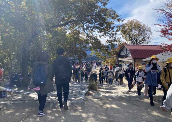 山頂広場