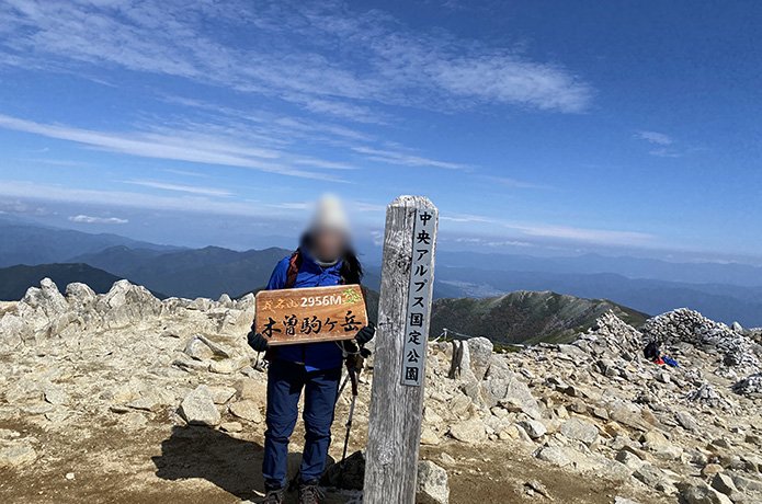 木曽駒ヶ岳山頂での記念撮影