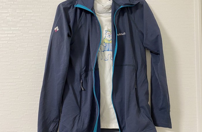 富士山登山　服装　ベースレイヤーのイメージ