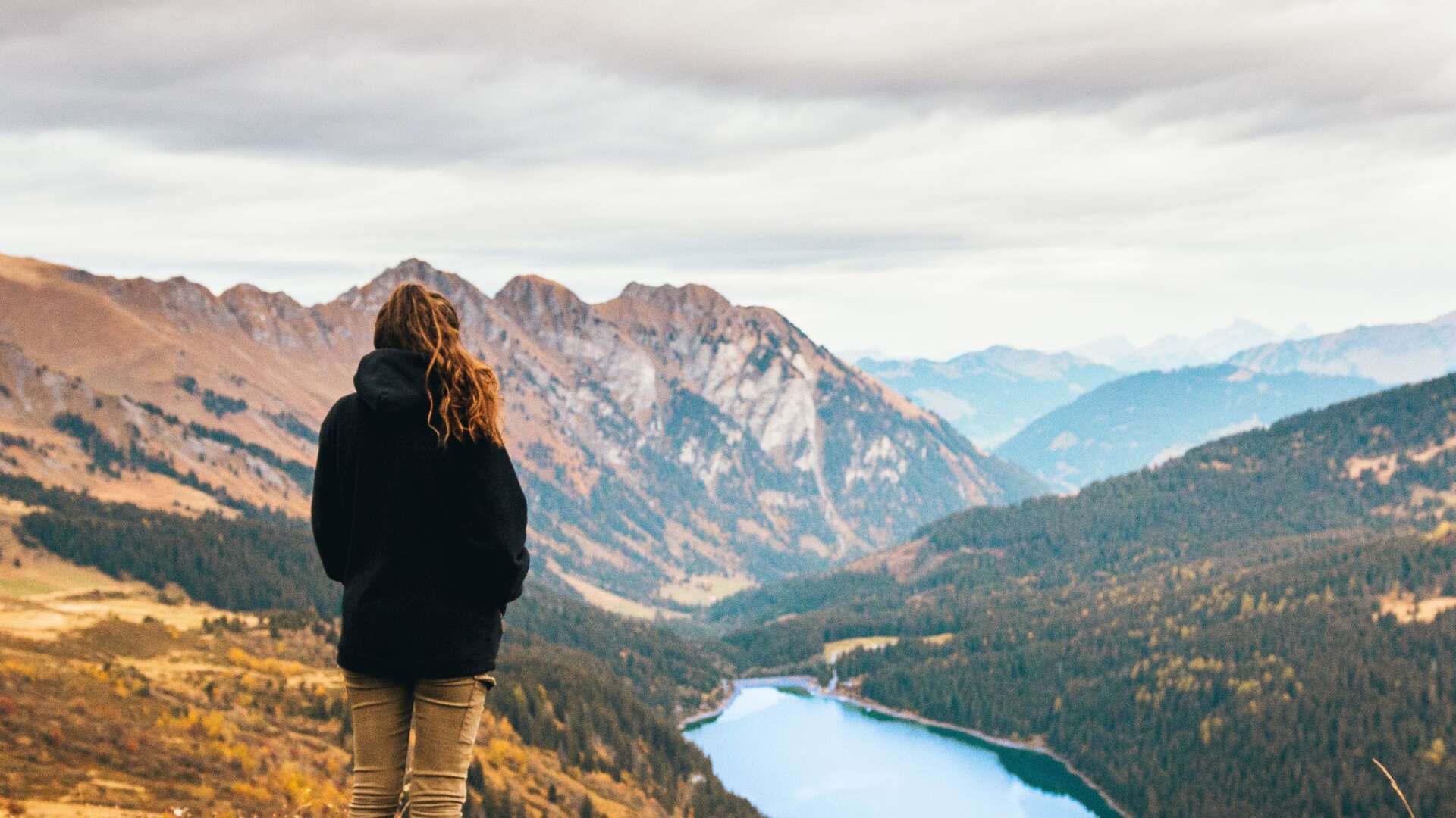 レディースにおすすめのアウトドア ブランドのアウター イメージ
